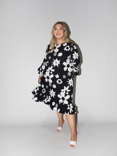 Flower Power Queen Dress in Black
