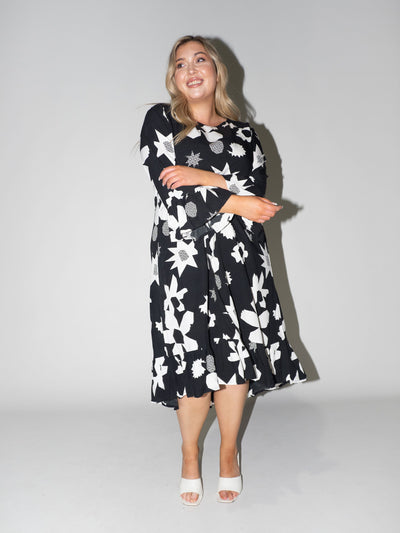 Flower Power Queen Dress in Black