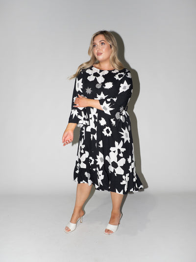 Flower Power Queen Dress in Black
