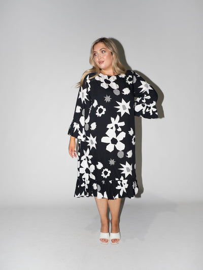 Flower Power Queen Dress in Black