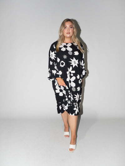 Flower Power Queen Dress in Black