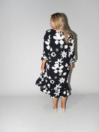 Flower Power Queen Dress in Black