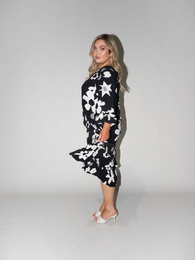 Flower Power Queen Dress in Black