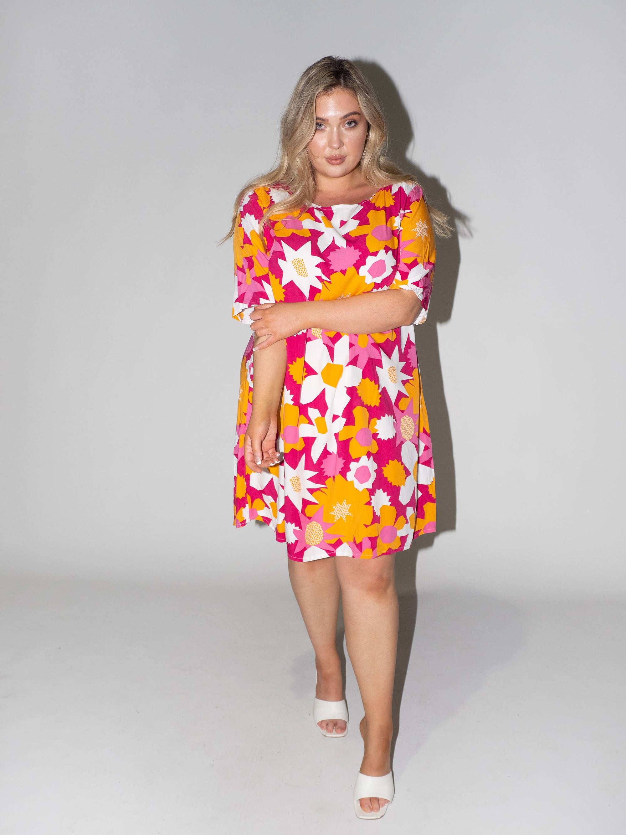 Flower Power Merokok dress in Purple